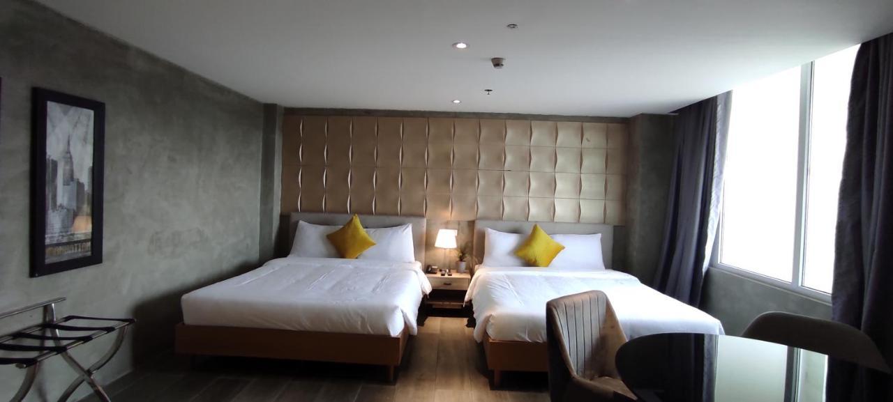City Park Hotel Residences Taguig Buitenkant foto