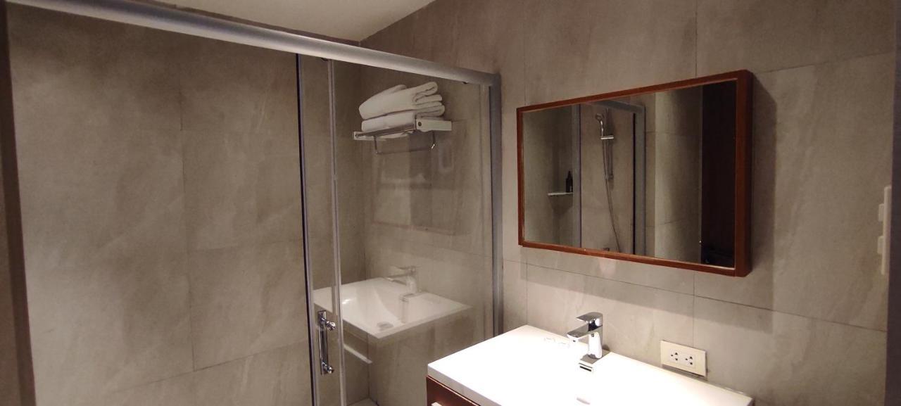 City Park Hotel Residences Taguig Buitenkant foto