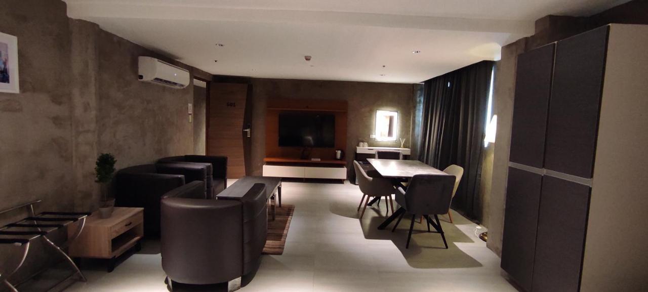 City Park Hotel Residences Taguig Buitenkant foto