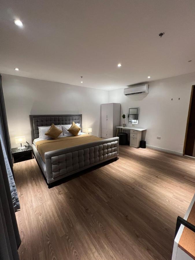 City Park Hotel Residences Taguig Buitenkant foto